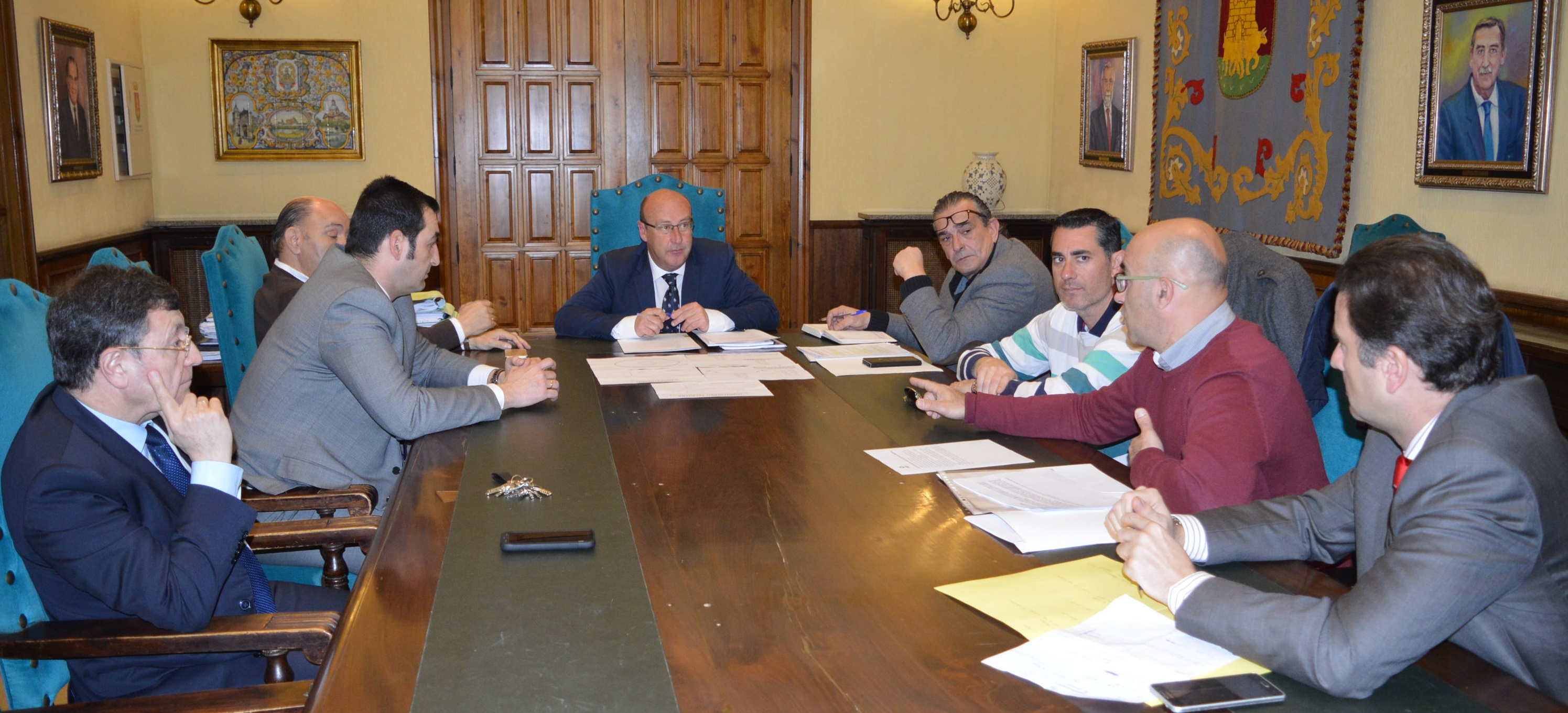 Castillo se reúne con empresarios de Torrehierro