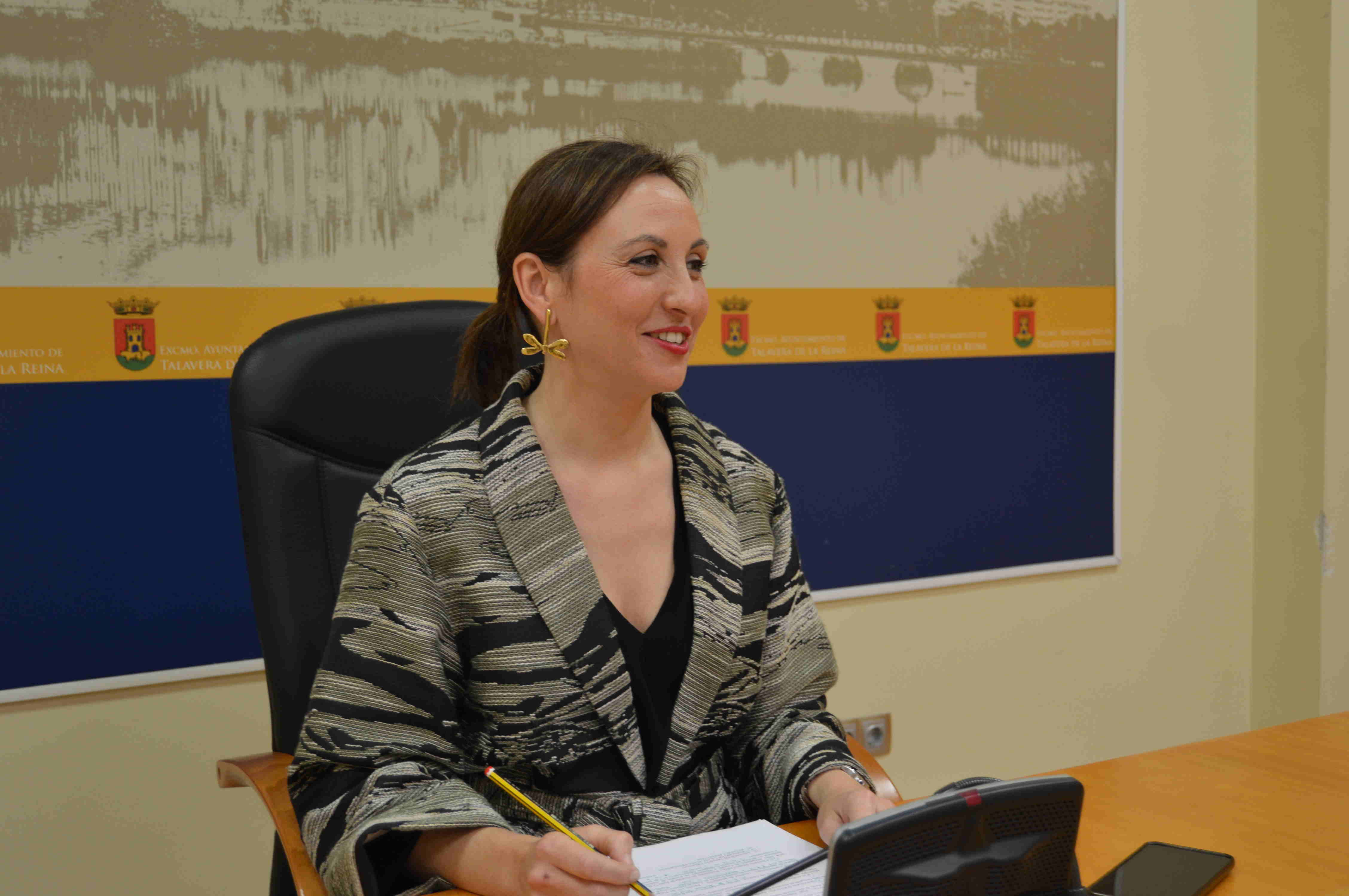 La portavoz del equipo de Gobierno, María Rodríguez en rueda de prensa