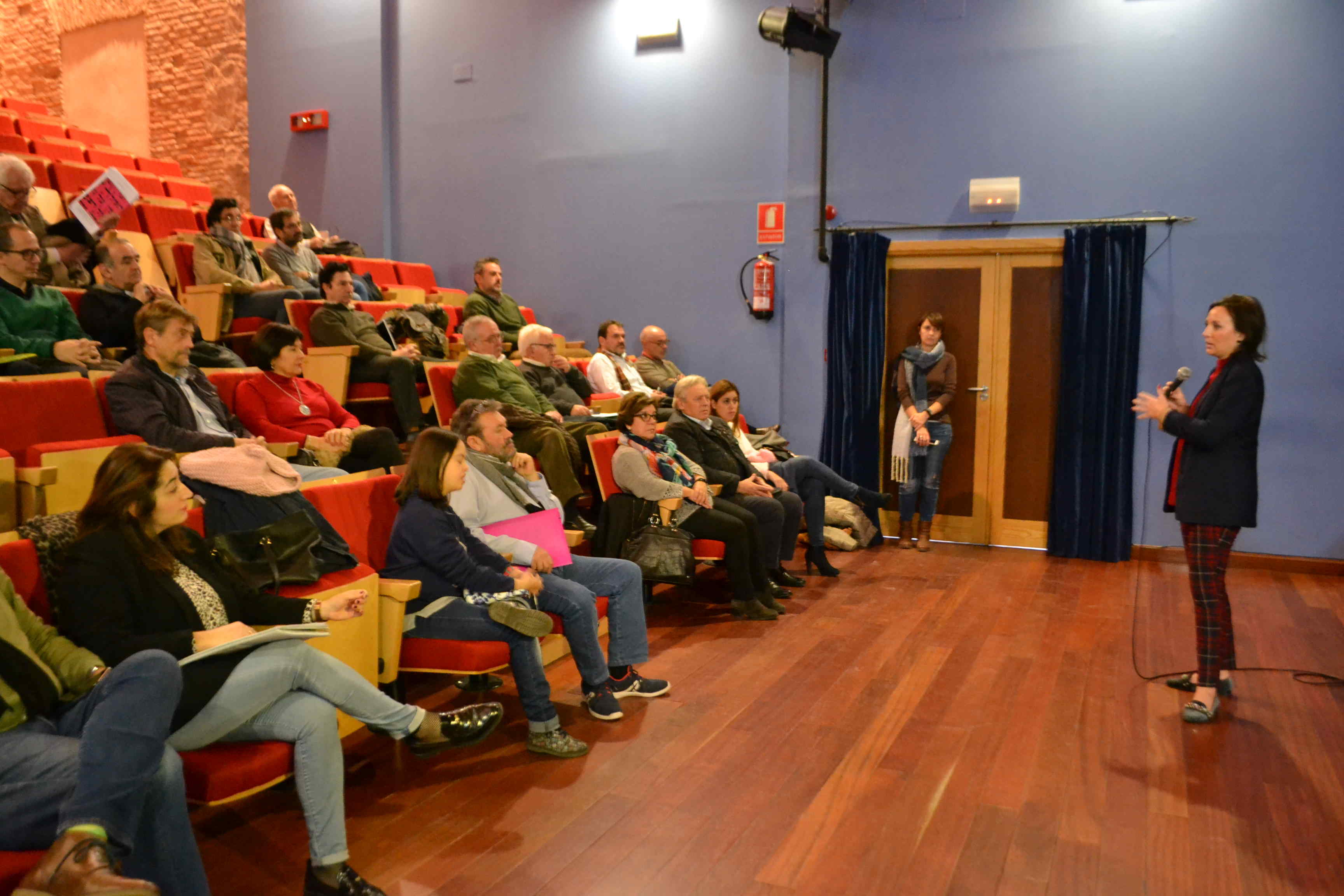 La concejal de Urbanismo, María Rodríguez en la jornada que ha tenido lugar en el Rafael Morales.