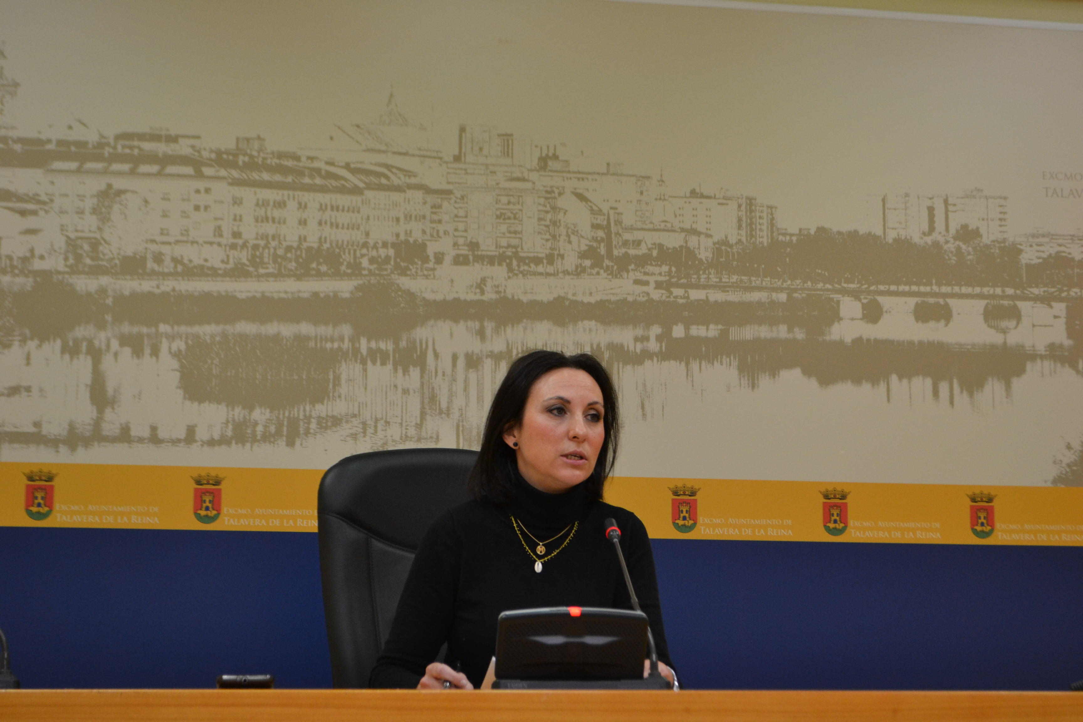 La portavoz del equipo de Gobierno, María Rodríguez, en rueda de prensa.