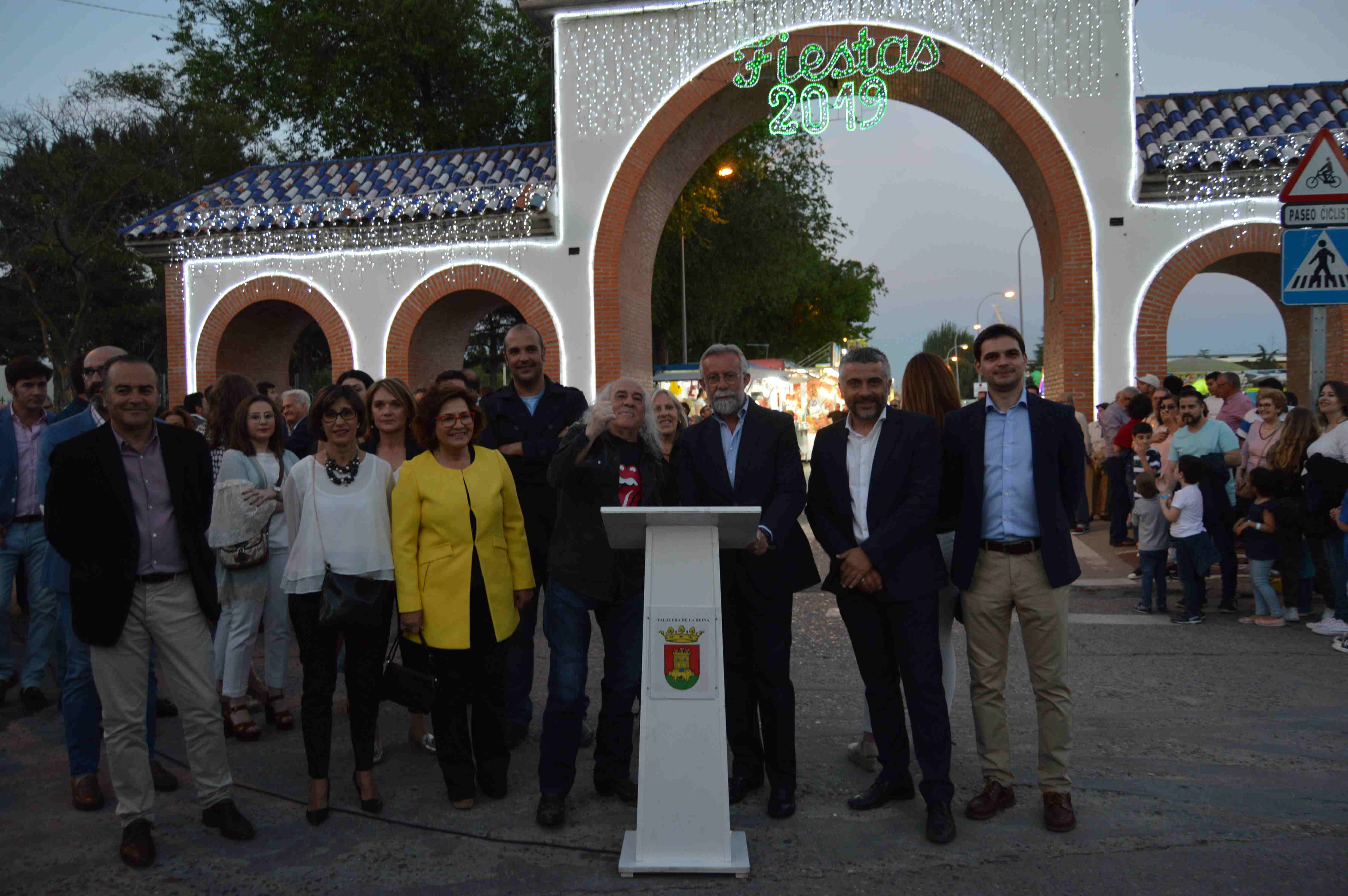 El alcalde, Jaime Ramos, en el encendido del alumbrado de la Feria de San Isidro