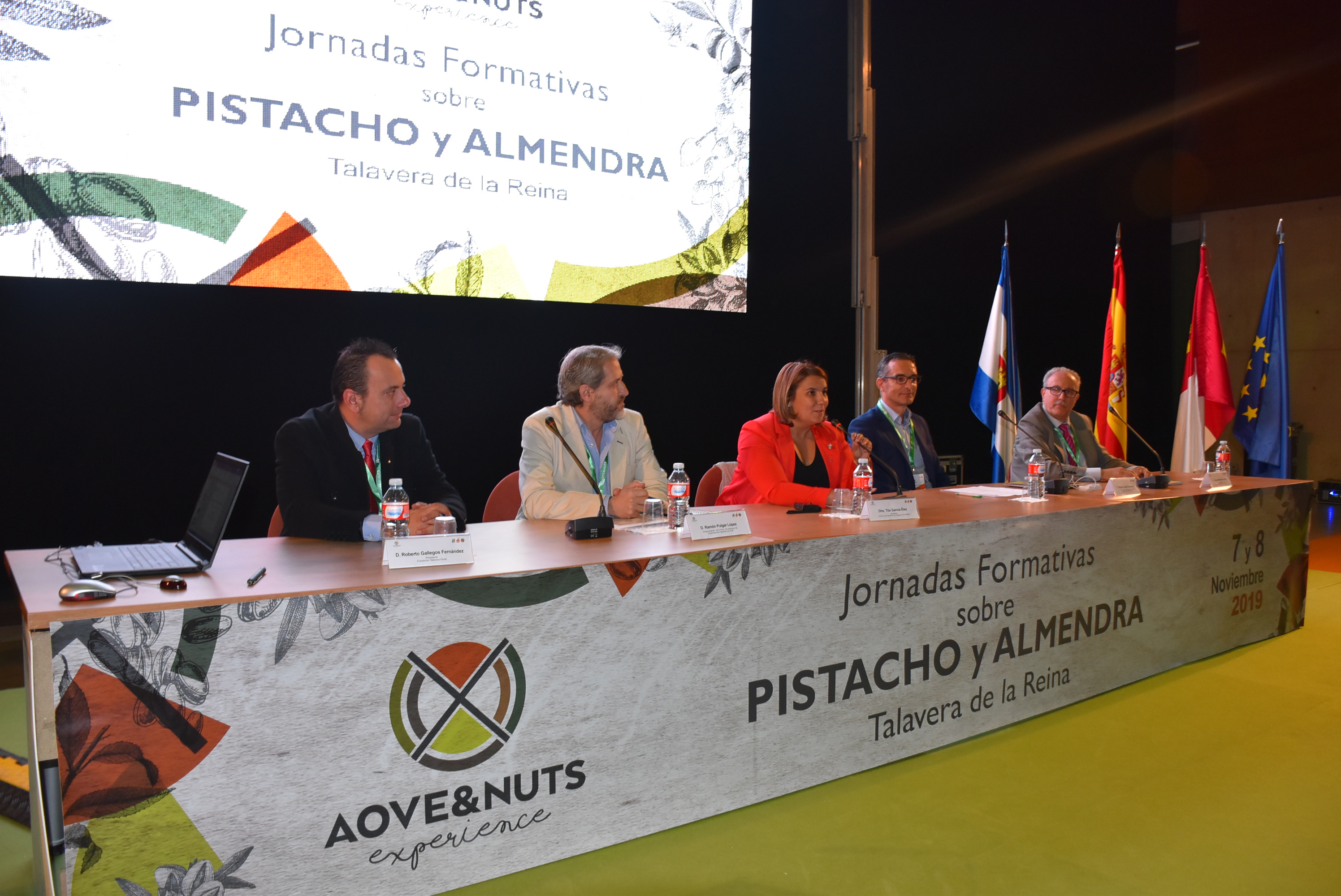 Foto pistacho y almendras